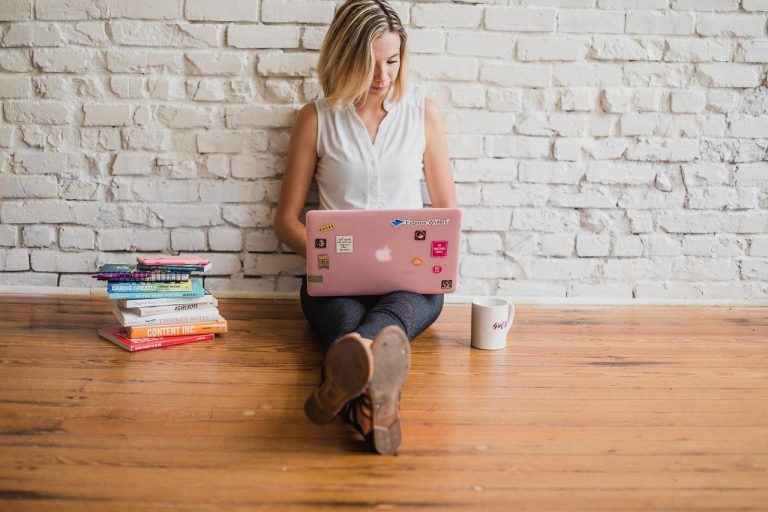 Verschillende vloermaterialen inclusief hout, tegels en laminaat voor vloeren in Utrecht