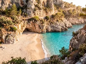 Home Beste stranden Europa rustig zonder drukte - verborgen paradijs met helder water en natuur langs Albanese en Kroatische kust